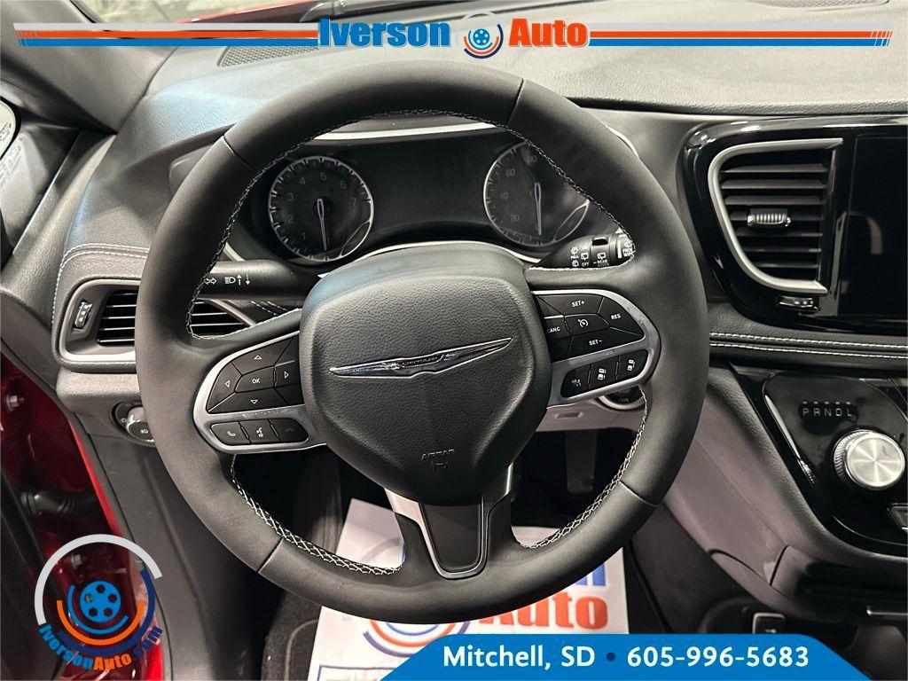 new 2026 Chrysler Pacifica car, priced at $43,270