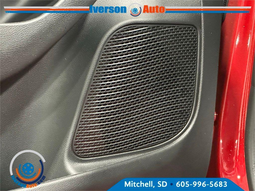 new 2026 Chrysler Pacifica car, priced at $43,270