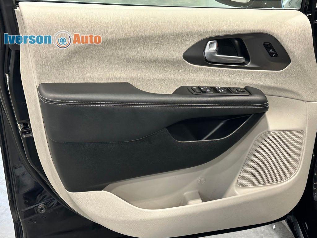 used 2024 Chrysler Pacifica car, priced at $26,995