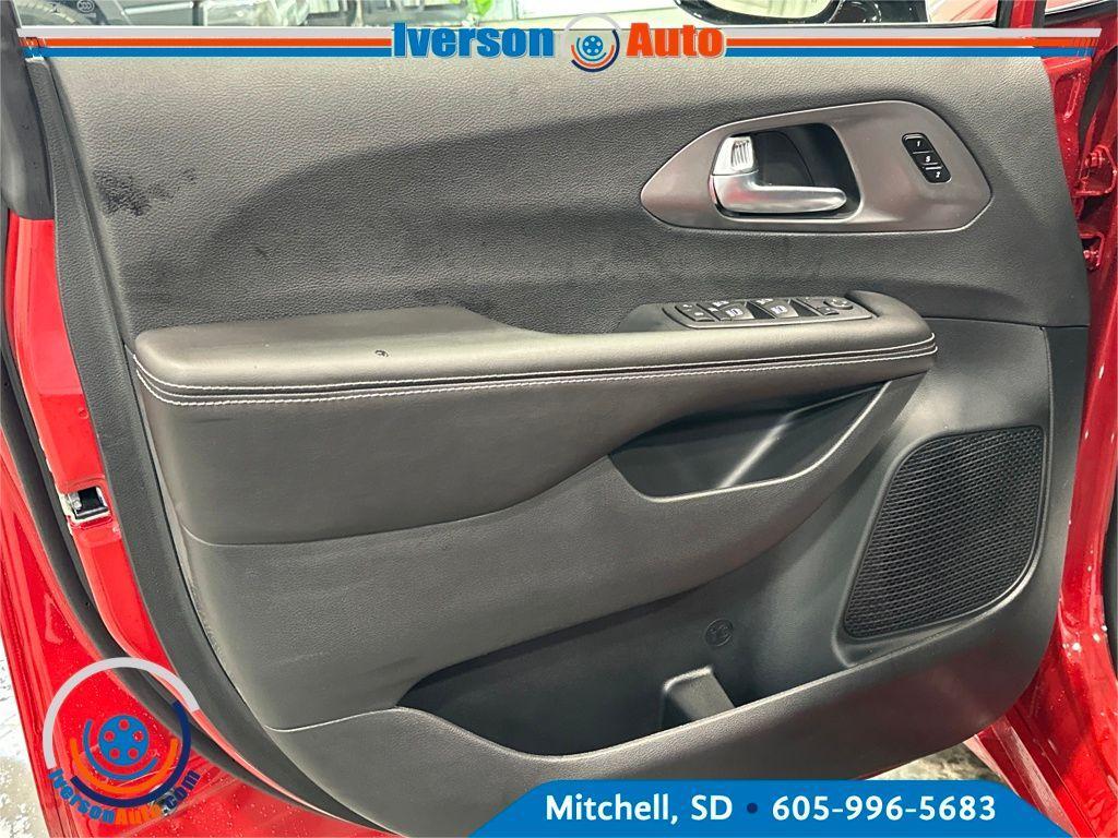 new 2026 Chrysler Pacifica car, priced at $43,240