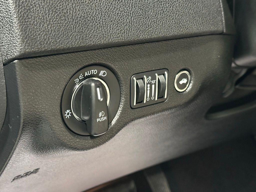 used 2023 Chrysler 300 car, priced at $25,995