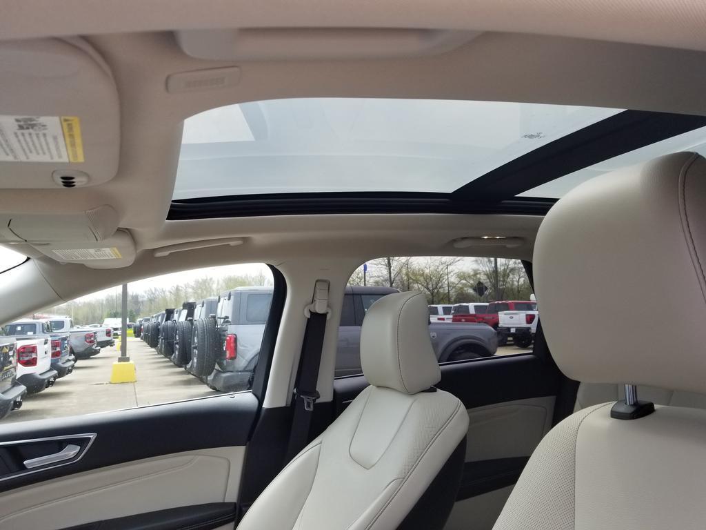 used 2022 Ford Edge car, priced at $28,936