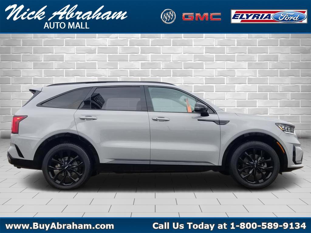 used 2022 Kia Sorento car, priced at $14,900