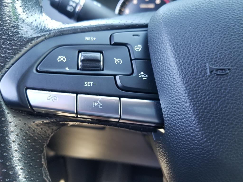 used 2022 Cadillac XT4 car, priced at $30,936