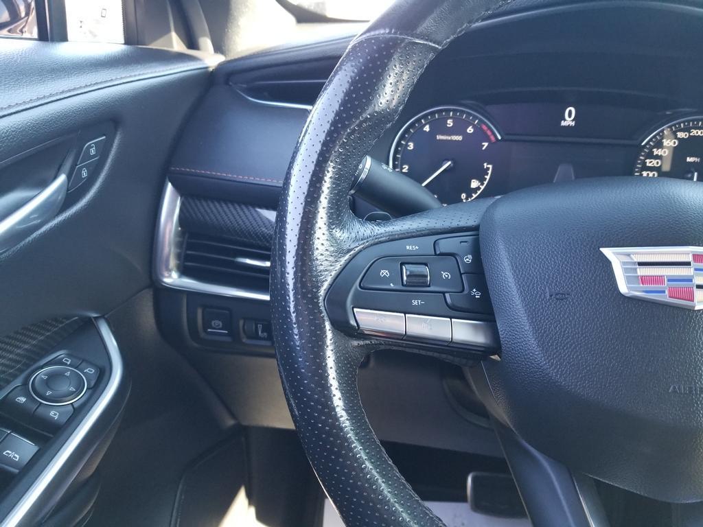 used 2022 Cadillac XT4 car, priced at $30,936