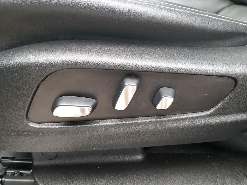 used 2021 Cadillac XT5 car, priced at $24,936