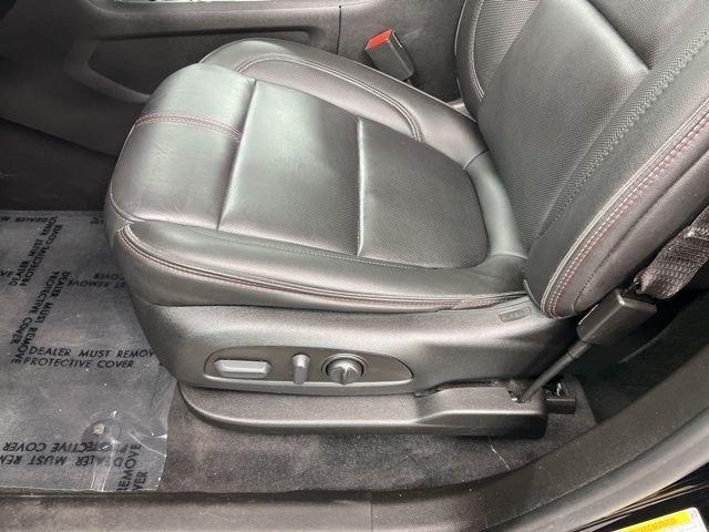 used 2023 Chevrolet Traverse car, priced at $33,990