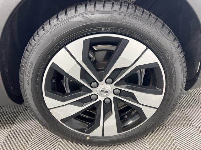 used 2023 Volvo V60 Cross Country car, priced at $34,900