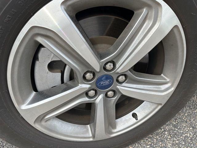 used 2022 Ford Edge car, priced at $27,299