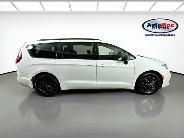 used 2024 Chrysler Pacifica Hybrid car, priced at $27,500