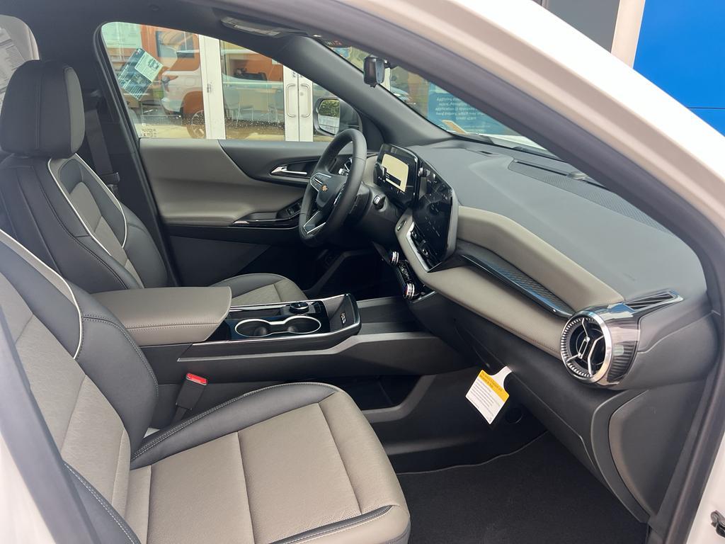 new 2026 Chevrolet Equinox car, priced at $36,090