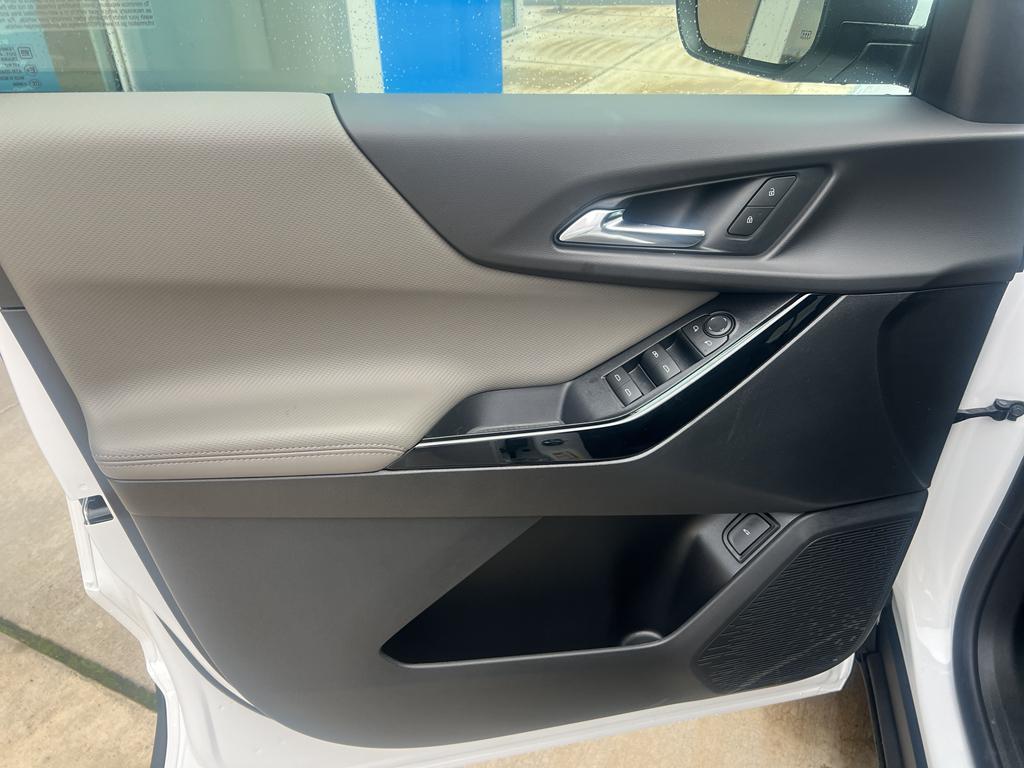 new 2026 Chevrolet Equinox car, priced at $36,090