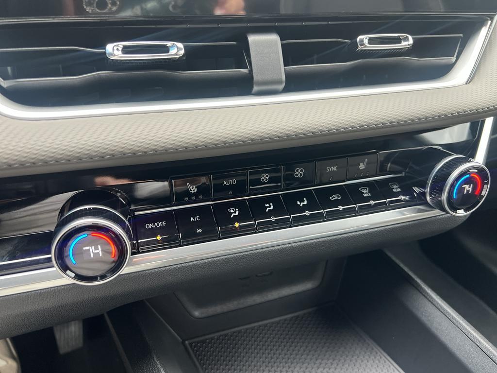 new 2026 Chevrolet Equinox car, priced at $36,090