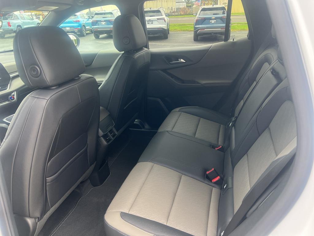 new 2026 Chevrolet Equinox car, priced at $36,090