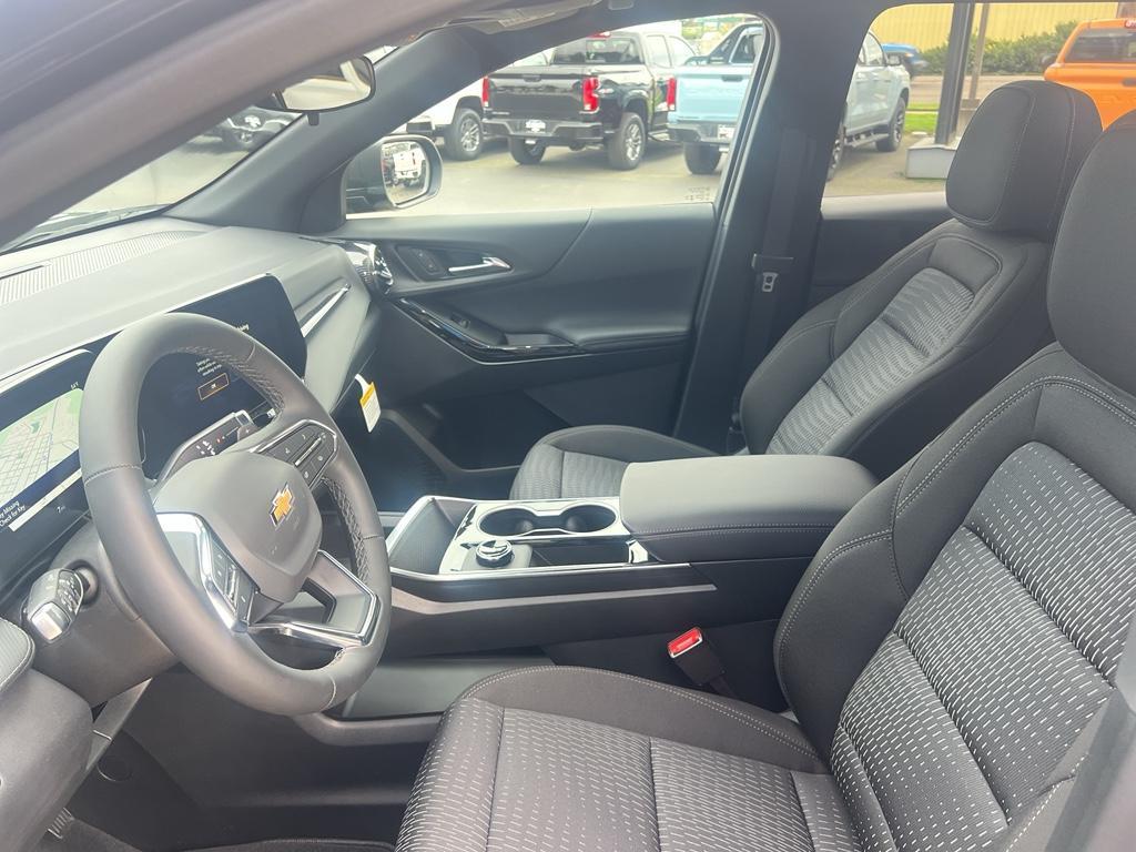 new 2026 Chevrolet Equinox car, priced at $30,495