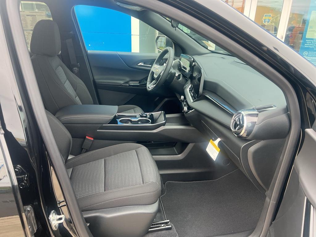 new 2026 Chevrolet Equinox car, priced at $30,495