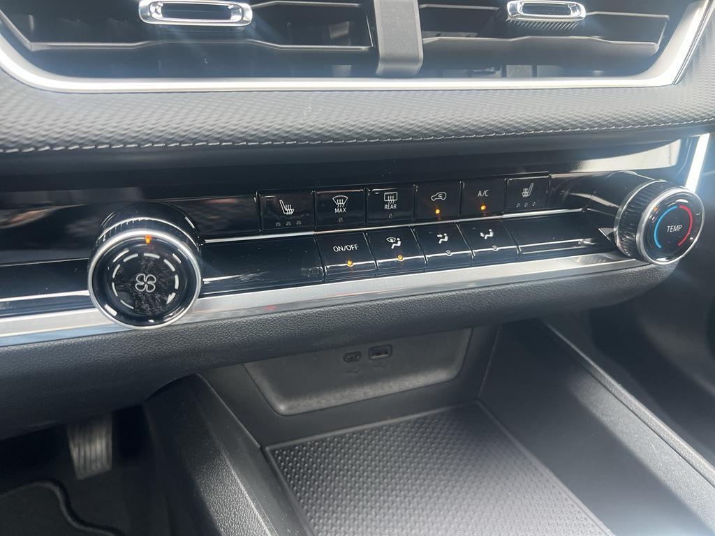 new 2026 Chevrolet Equinox car, priced at $30,495