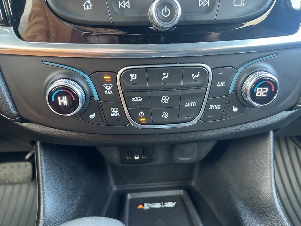 used 2023 Chevrolet Traverse car, priced at $35,399