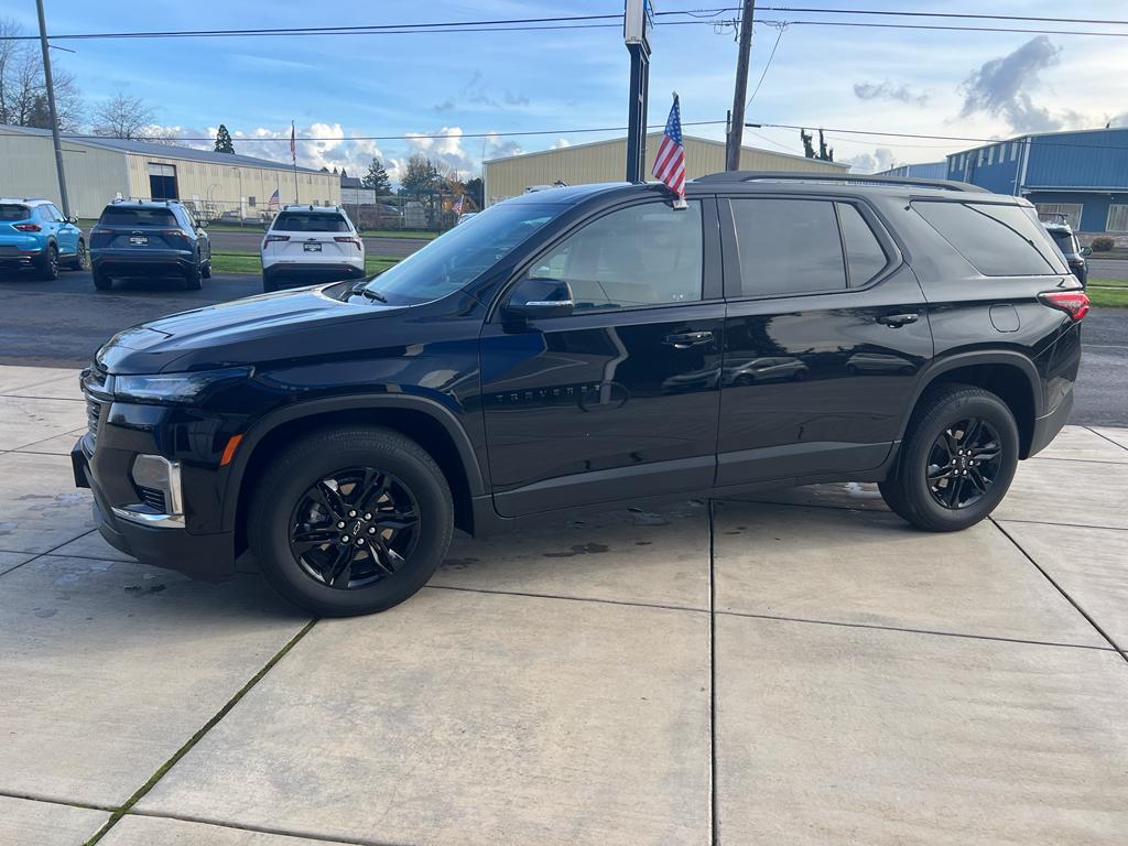 used 2023 Chevrolet Traverse car, priced at $35,399