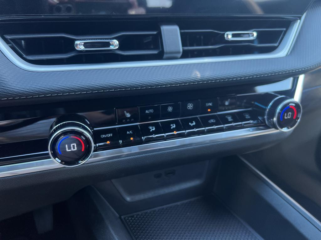 new 2025 Chevrolet Equinox car, priced at $29,970