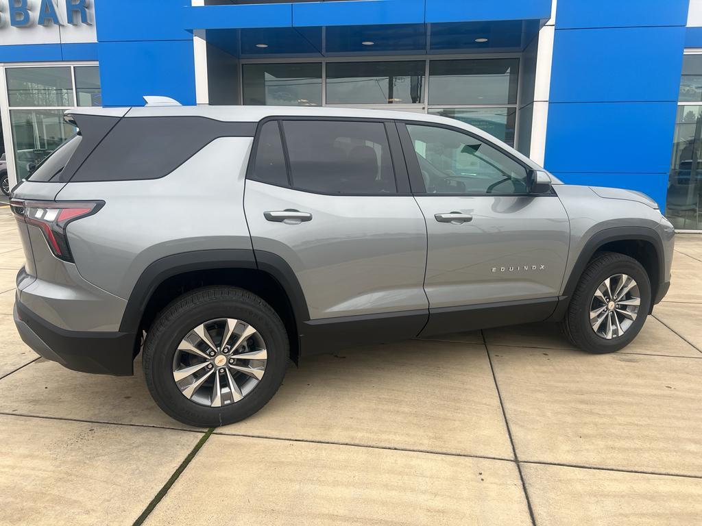 new 2026 Chevrolet Equinox car, priced at $32,545