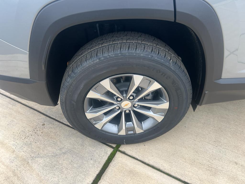 new 2026 Chevrolet Equinox car, priced at $32,545