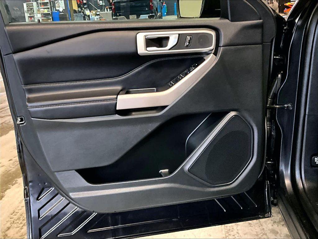 used 2022 Ford Explorer car, priced at $27,900