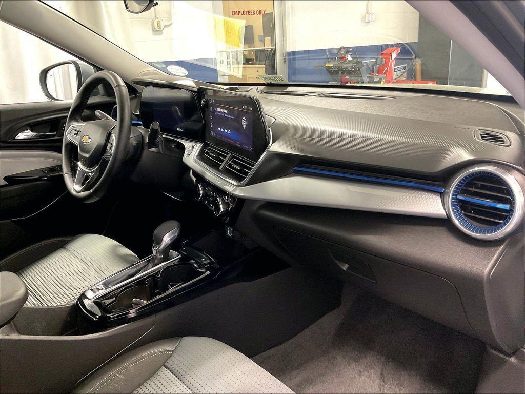 used 2025 Chevrolet Trax car, priced at $21,429