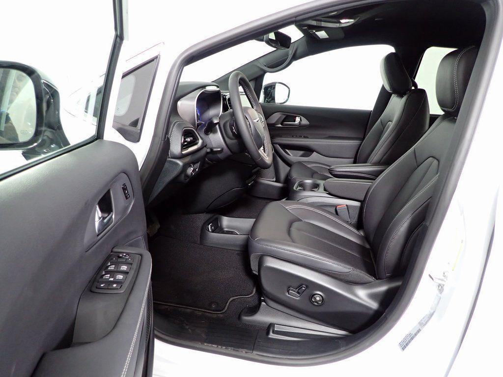 new 2026 Chrysler Pacifica car, priced at $41,640