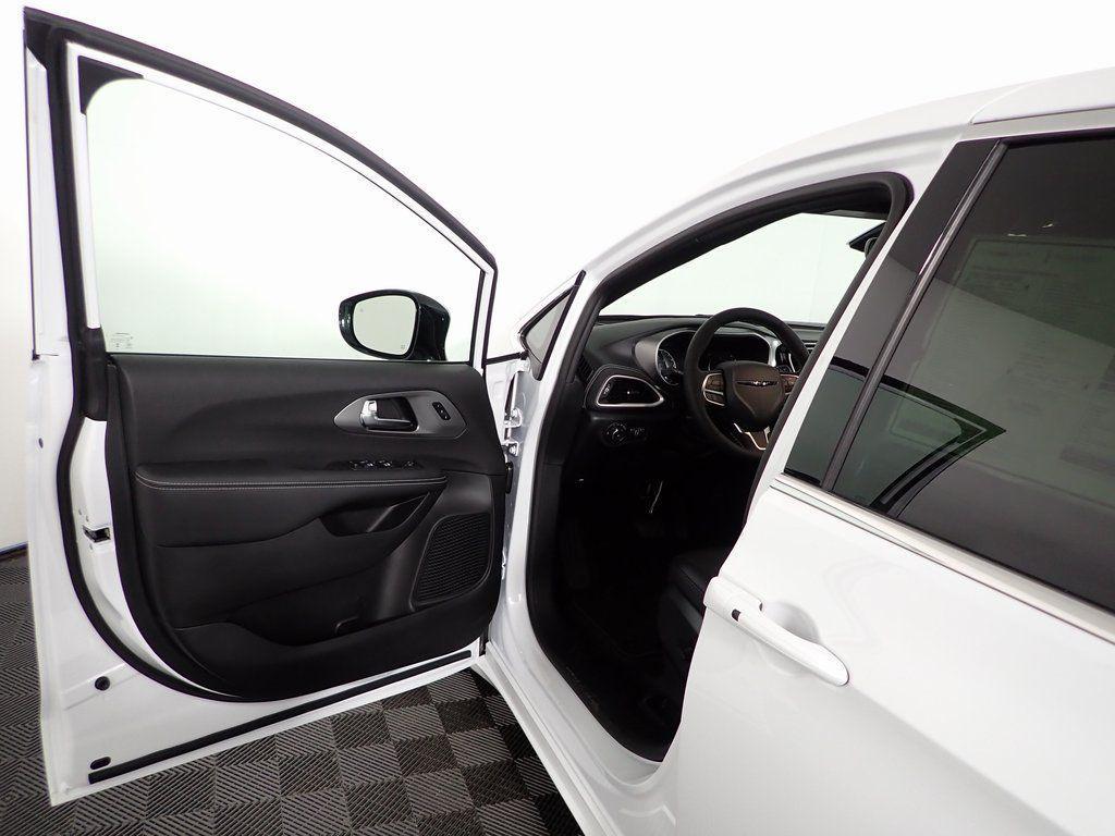 new 2026 Chrysler Pacifica car, priced at $41,640