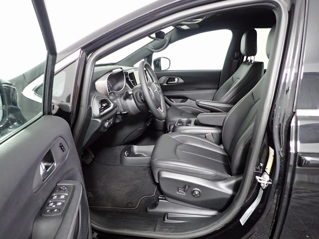 new 2025 Chrysler Pacifica car, priced at $43,000