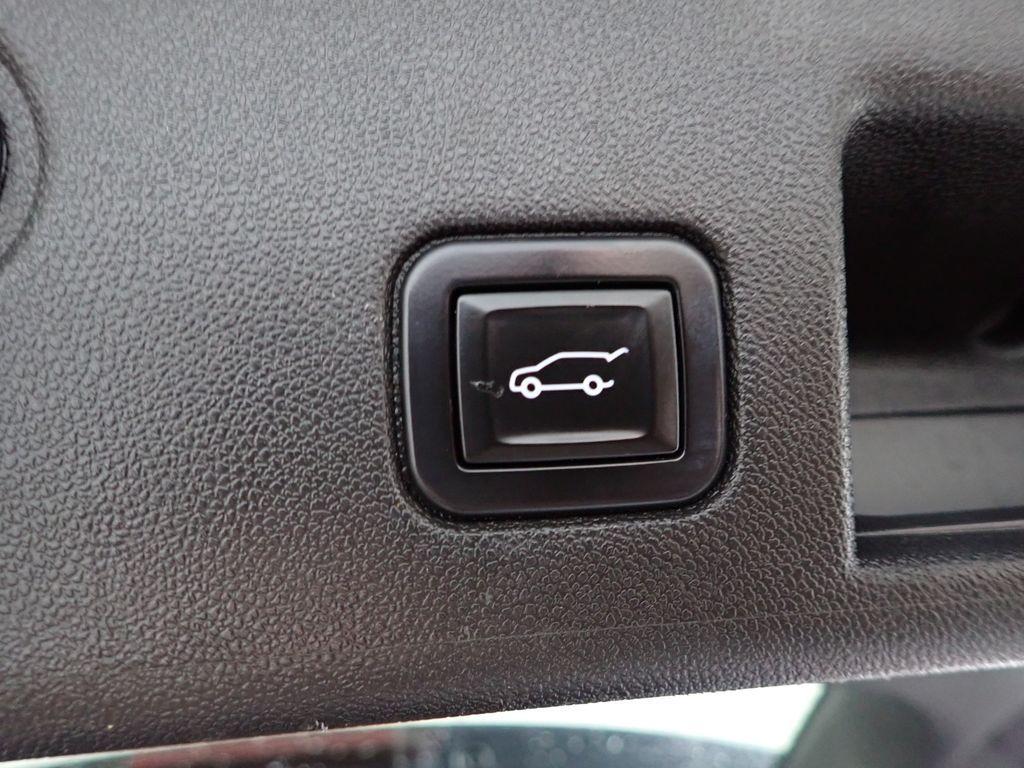 used 2020 Chevrolet Equinox car, priced at $11,999