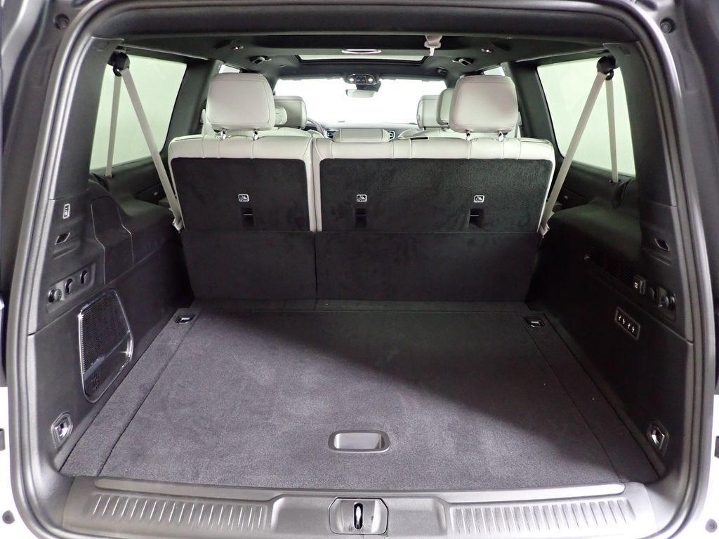 new 2026 Jeep Grand Wagoneer L car, priced at $77,049
