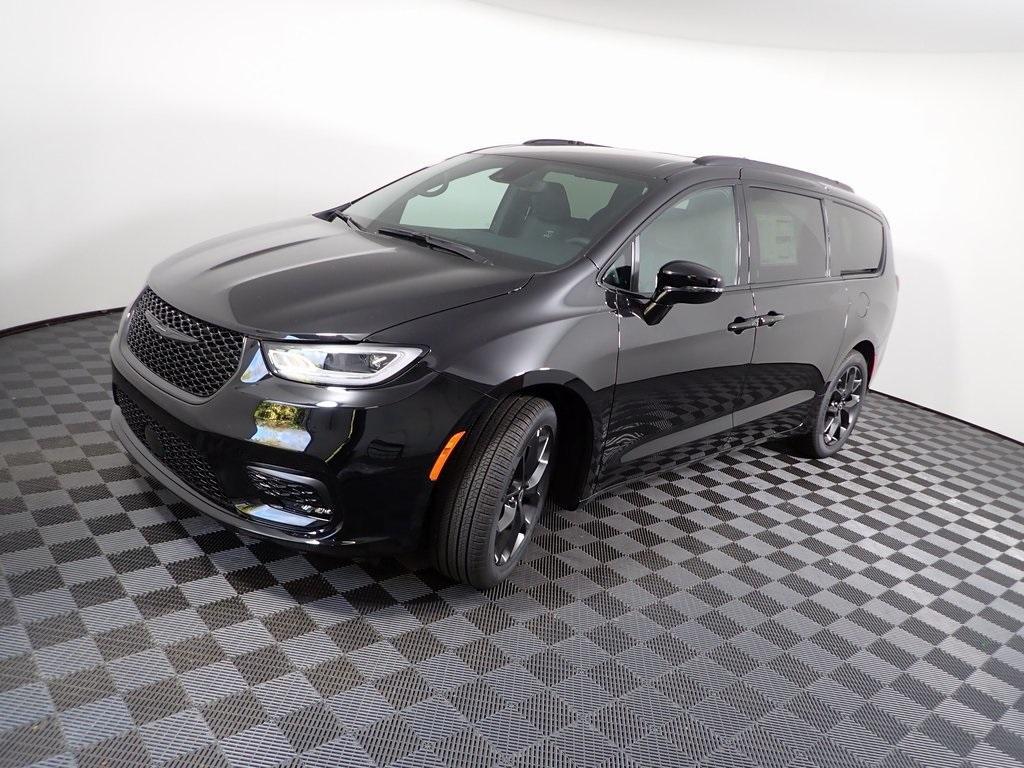 new 2026 Chrysler Pacifica car, priced at $43,885