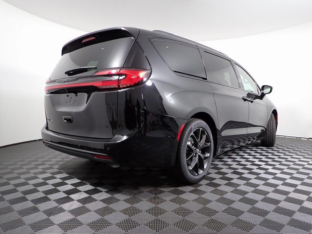 new 2026 Chrysler Pacifica car, priced at $43,885