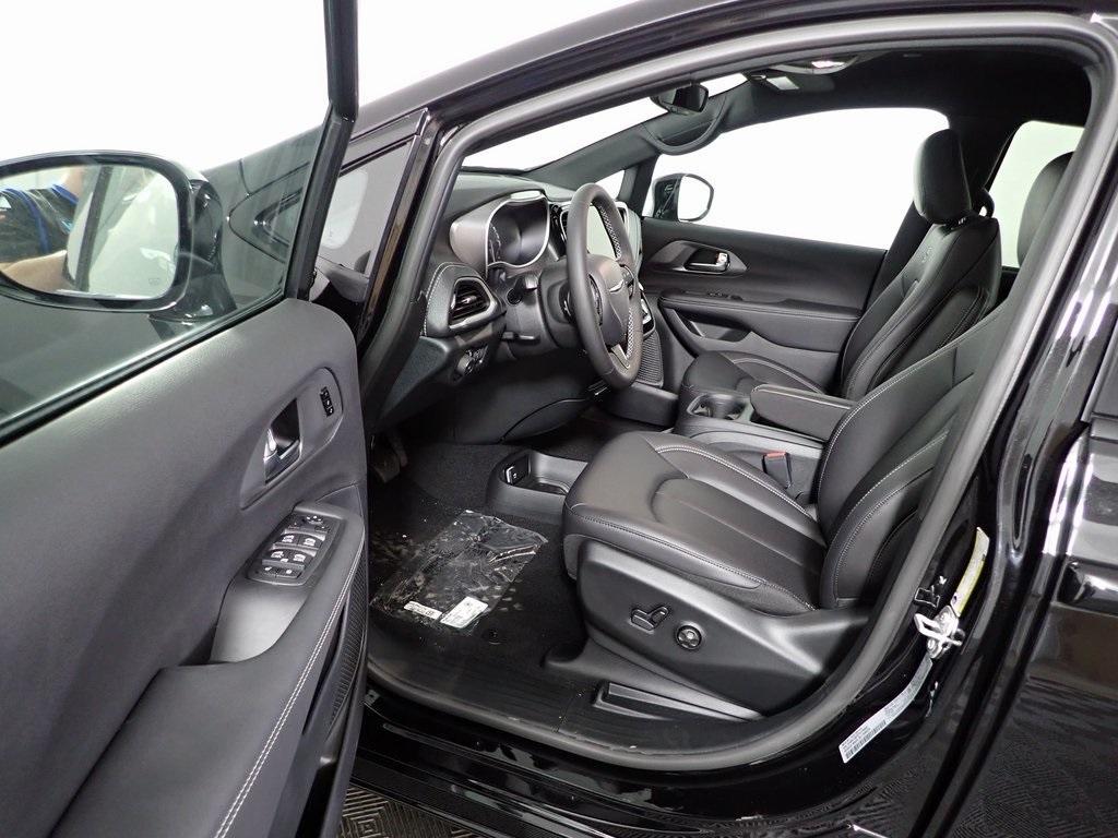 new 2026 Chrysler Pacifica car, priced at $43,885