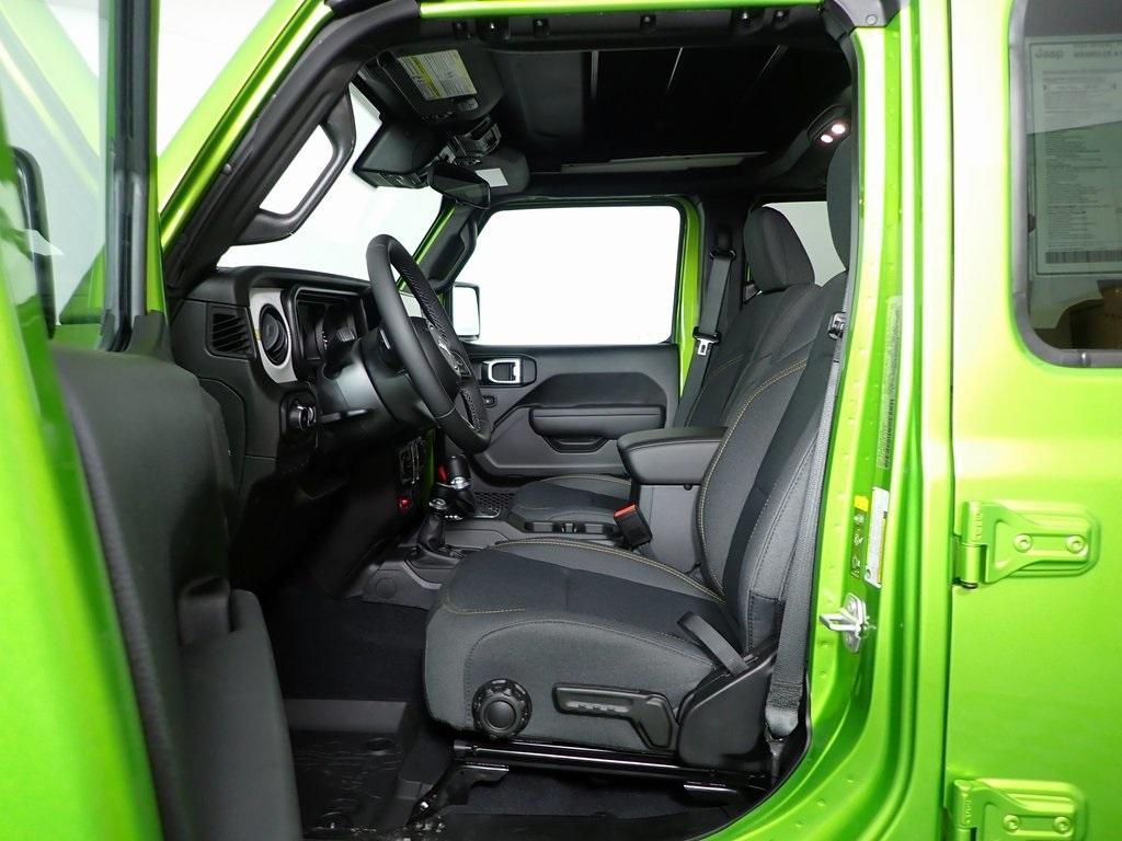 new 2025 Jeep Wrangler car, priced at $45,847