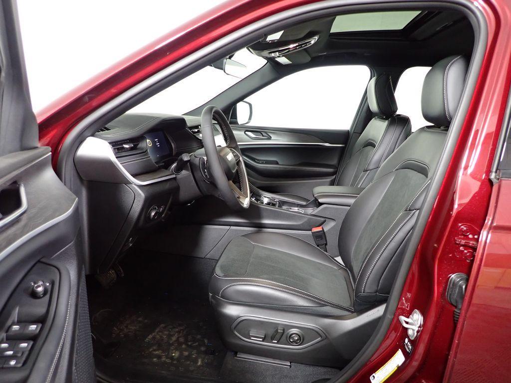 new 2026 Jeep Grand Cherokee L car, priced at $43,593