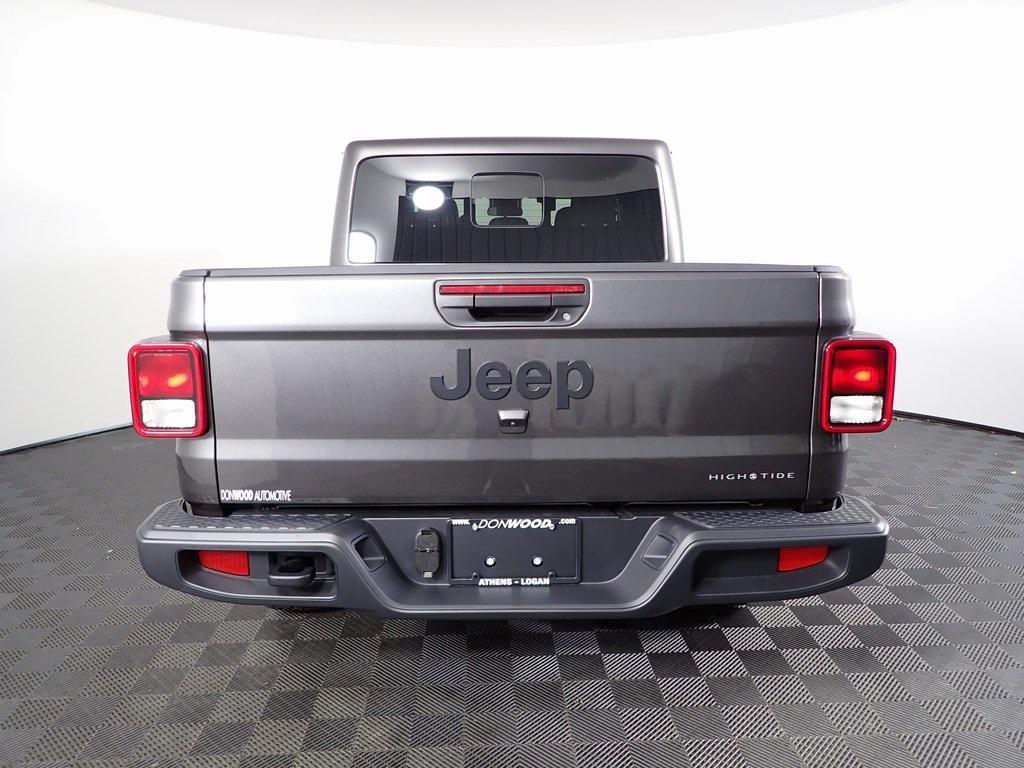 new 2025 Jeep Gladiator car, priced at $43,831