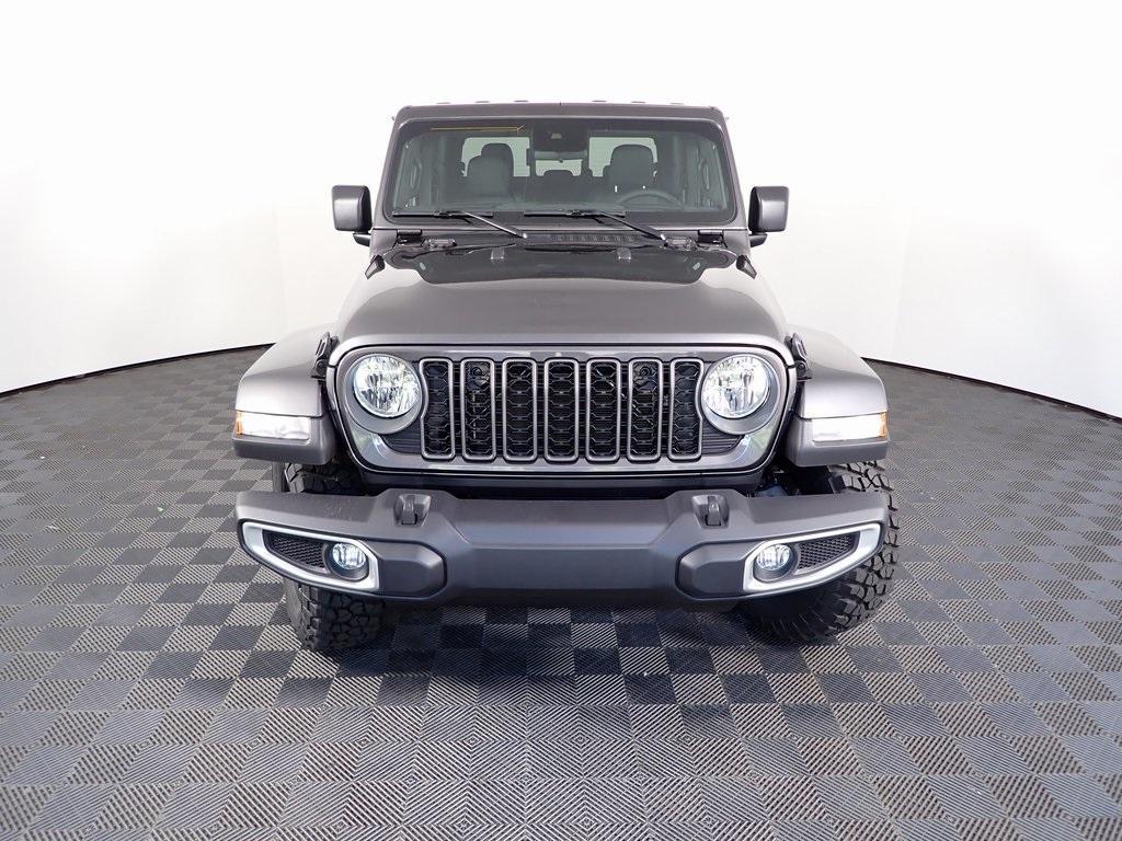 new 2025 Jeep Gladiator car, priced at $43,831