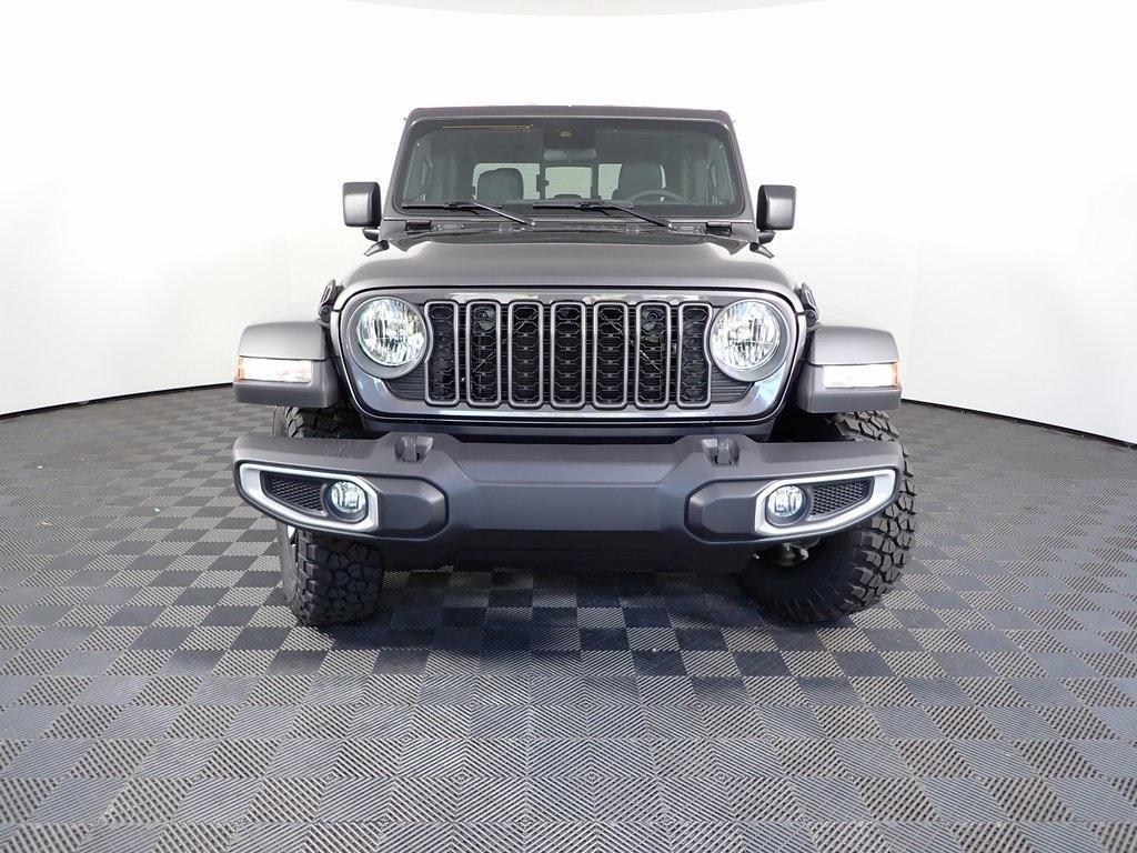new 2025 Jeep Gladiator car, priced at $43,831