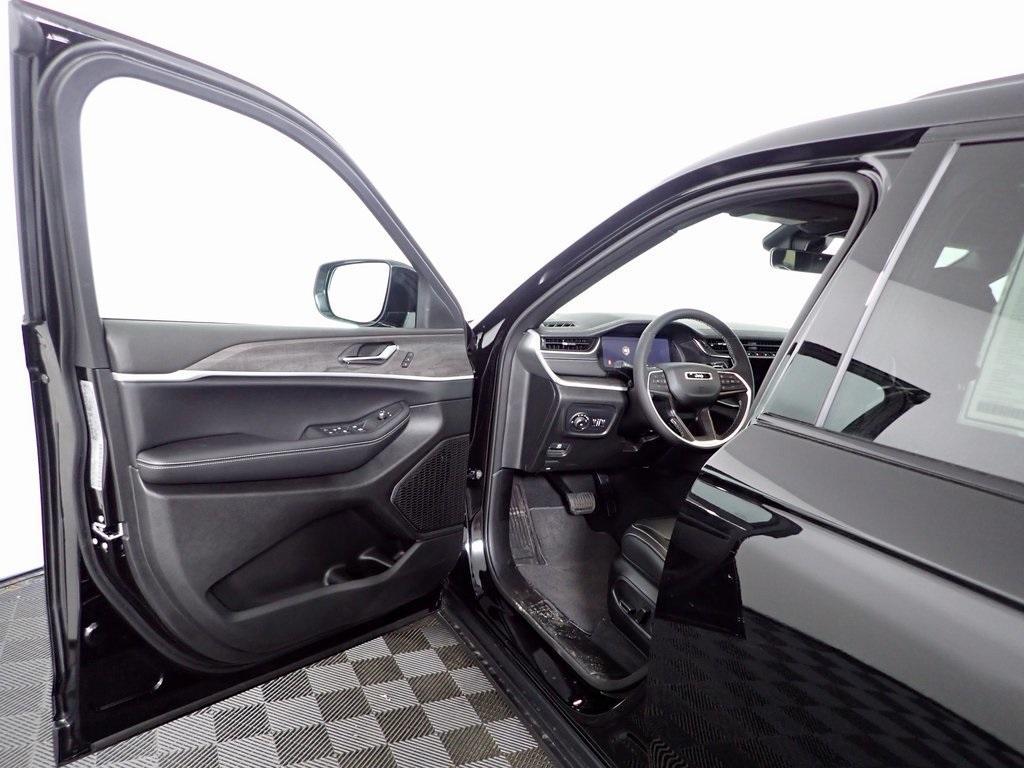 new 2025 Jeep Grand Cherokee L car, priced at $50,750