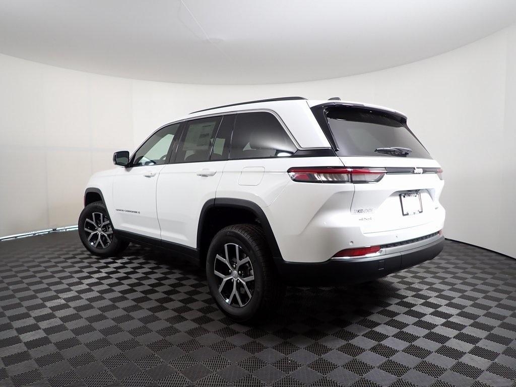 new 2025 Jeep Grand Cherokee car, priced at $40,206