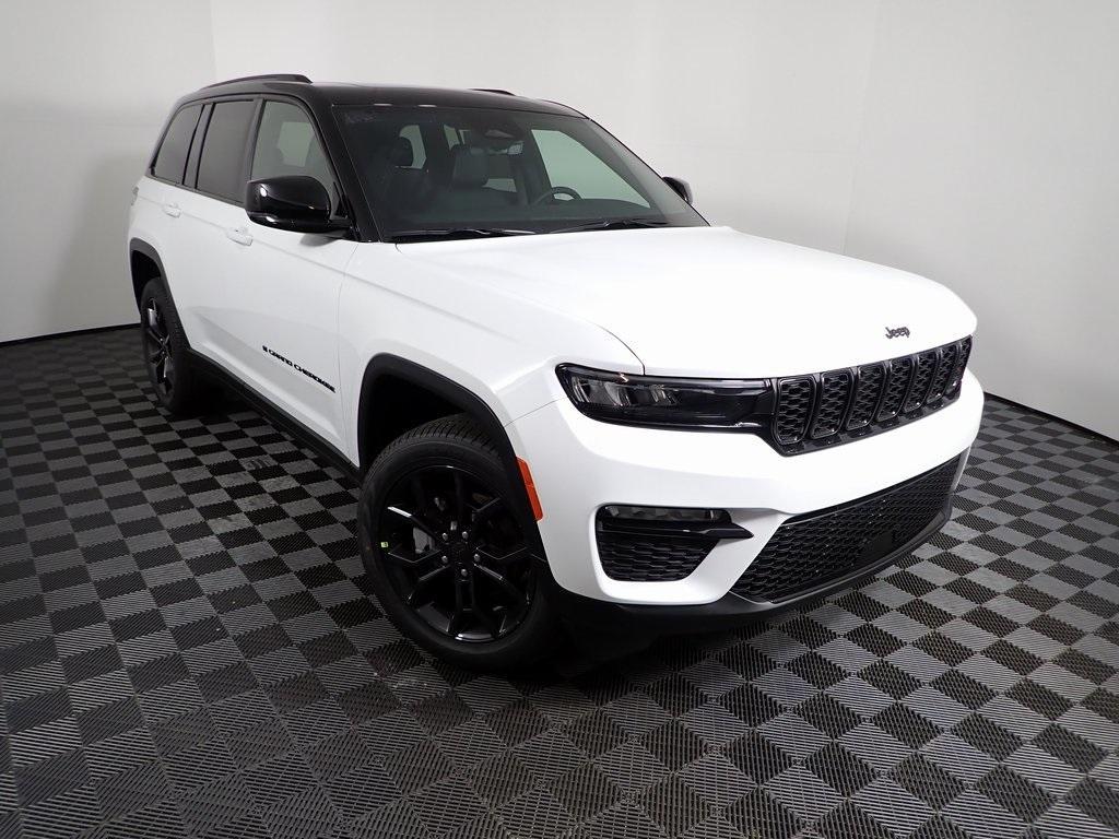 new 2025 Jeep Grand Cherokee car, priced at $48,217