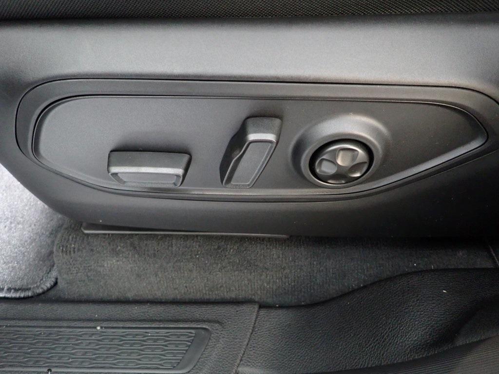 new 2025 Jeep Grand Cherokee car, priced at $48,217