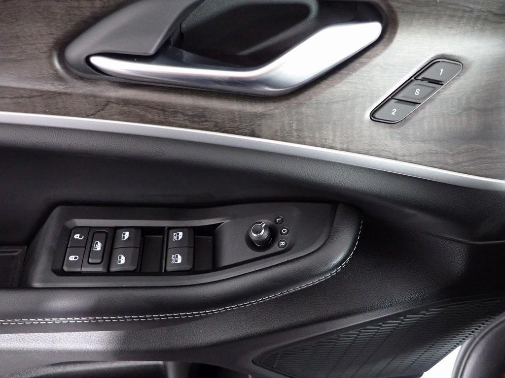 new 2025 Jeep Grand Cherokee car, priced at $48,217