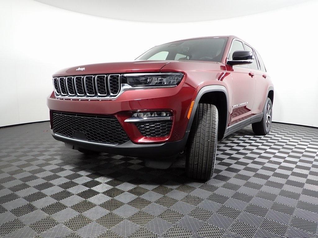 new 2025 Jeep Grand Cherokee car, priced at $41,638