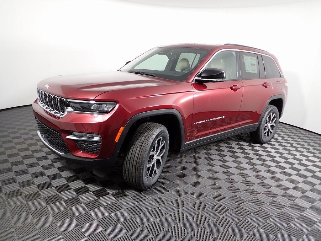 new 2025 Jeep Grand Cherokee car, priced at $41,638