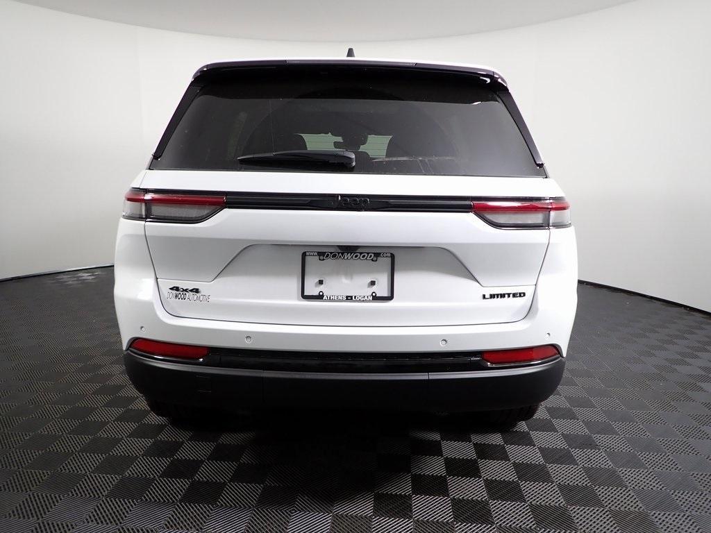 new 2025 Jeep Grand Cherokee car, priced at $46,000