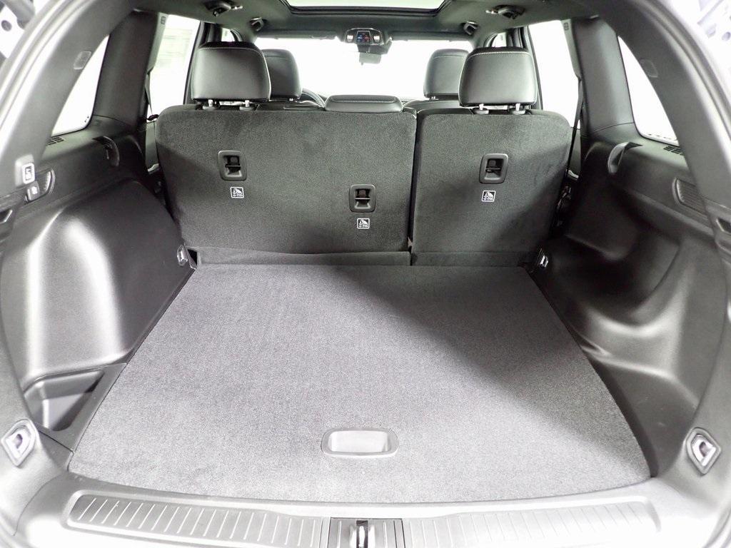 new 2025 Jeep Grand Cherokee car, priced at $46,000